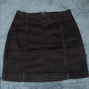 Elegant Black Pencil Skirt